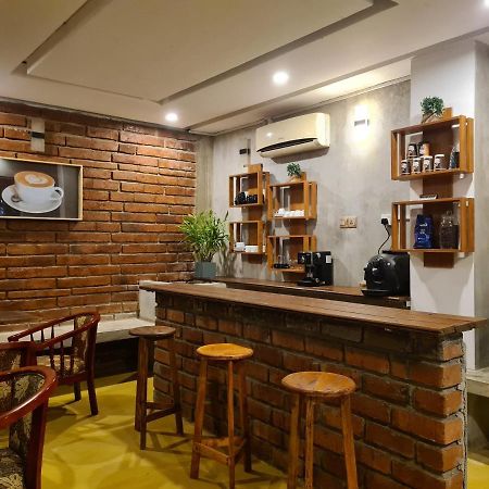 Hôtel Cafe And Pub By Yasri à Weligama Extérieur photo