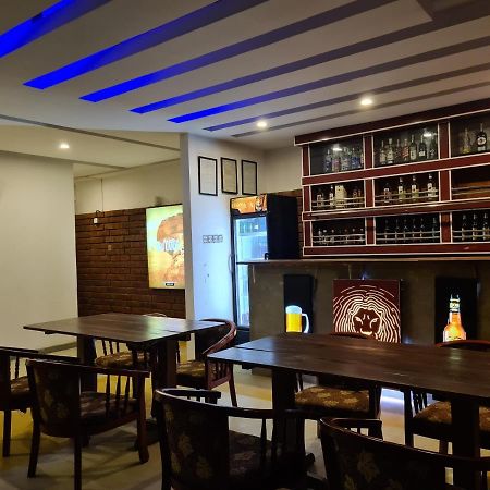 Hôtel Cafe And Pub By Yasri à Weligama Extérieur photo